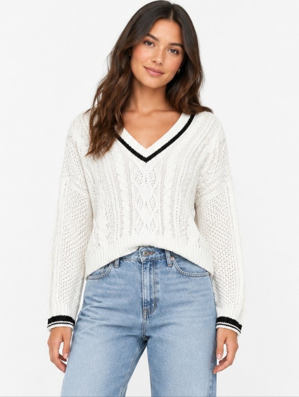 Abercrombie & Fitch White Cable Knit V-Neck Sweater with Black Trim
